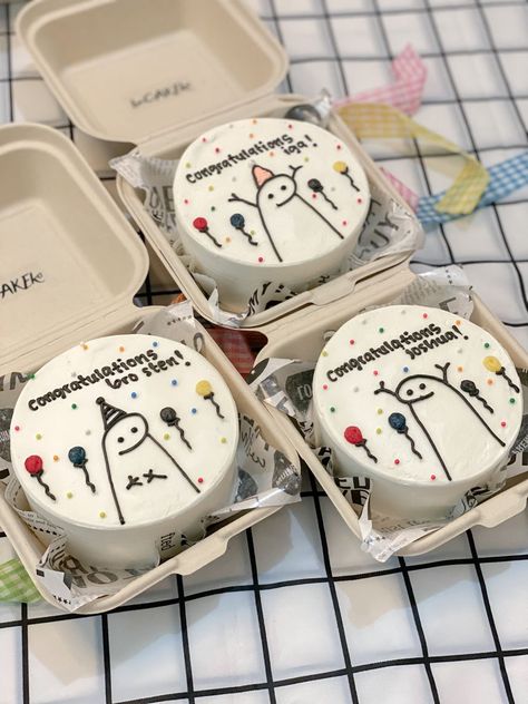 Funny Promotion Cake, Graduation Lunchbox Cake, New Job Cake Ideas, Congratulations Cake Design, Graduation Bento Cake, Welcome Back Cake, A Level Results Day, Congrats Cake, Congratulations Cake