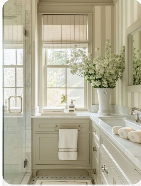 Classic Traditional Bathroom, White Traditional Bathroom, Pantry Door Ideas, Modern Traditional Home, Inlaw Suite, Leamington Spa, Built In Bath, Traditional Home Decor, Primary Suite