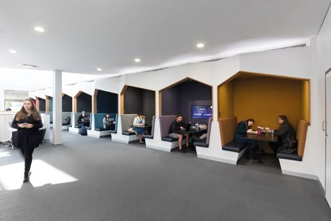 Gallery of Deakin University Burwood Student Plaza / ThomsonAdsett - 6 University Interior Design, Coworking Design, Deakin University, Library Study Room, University Lectures, Educational Design, Student Lounge, Meeting Room Design, College Architecture