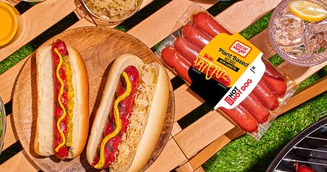 All the Hot New Plant-Based Products Are Coming From 100-Year-Old Brands Pringle Flavors, Meatless Chicken, Cheese Boxes, Vegan Hot Dog, Boxed Mac And Cheese, Vegan Easter, Oscar Mayer, Dairy Free Ice Cream, Food Tech