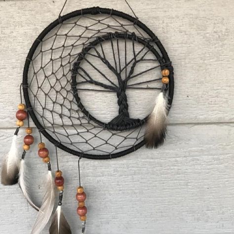 Tree Of Life Dream Catcher Diy Tutorial, Tree Of Life Dream Catcher Diy, Tree Dream Catcher, Dream Catcher Designs, Boho Chic Wall Decor, Wall Decoration Aesthetic, Tree Of Life Dreamcatcher, Bedroom Wall Decorations, Room Wall Decor Aesthetic