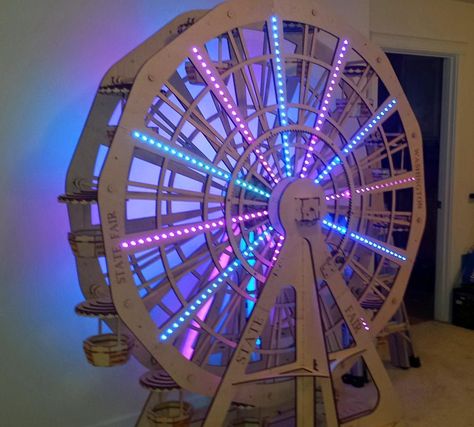 Ferris Wheel Model, Christmas Parade Floats, Halloween Circus, Carnival Rides, Vintage Carnival, Creative Valentines, Diy Valentines Crafts, Patio Outdoor, Diy Valentines Gifts