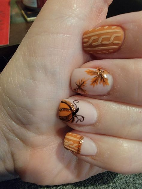 Fall Pedicures, Moms Nails, Fingernail Ideas, Fall Pedicure, Pumpkin Nail, Pumpkin Nail Art, Pumpkin Nails, French Nail Designs, Pretty Nail Art Designs