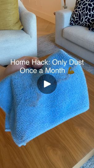 Dusting Hacks, Coastal Centerpiece, Dust Spray, Repel Dust, Dusting Tips, Dusting Spray, Furniture Cleaner, Easy Cleaning Hacks, Homemade Cleaning Solutions