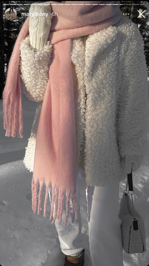 Best Winter Outfits, Scarf Outfit, Snow Outfit, Crochet Fashion Patterns, Blair Waldorf, Winter Fits, Digital Planners, Midi Skirts, Winter Aesthetic