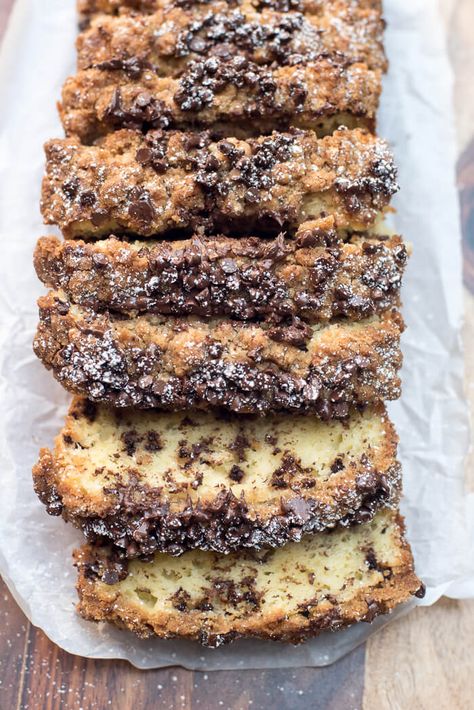 Sour Cream Chocolate Chip Crumb Cake ~ https://www.fromvalerieskitchen.com Chocolate Chip Crumb Cake, Cake Sour Cream, Chocolate Chip Loaf Cake, Chocolate Chip Loaf, Crumb Cake Recipe, Chocolate Chip Bread, Chocolate Chip Cake, Chocolate Chip Recipes, Chips Recipe