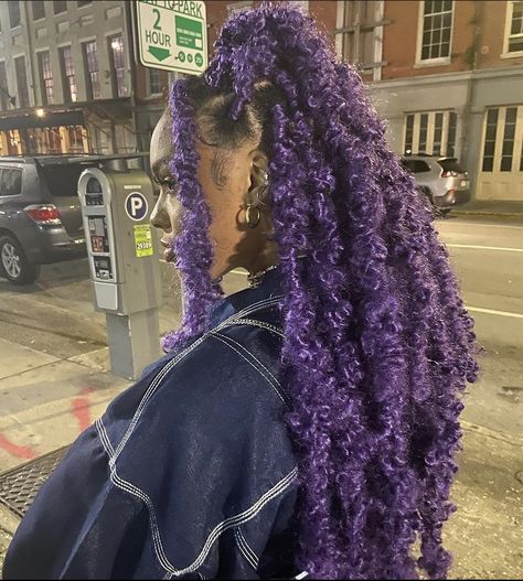 Emo Braids, Purple Braiding Hair, Purple Box Braids, Girl With Purple Hair, Purple Braids, Cute Box Braids Hairstyles, Pretty Braided Hairstyles, Penteado Cabelo Curto, Hair Crush