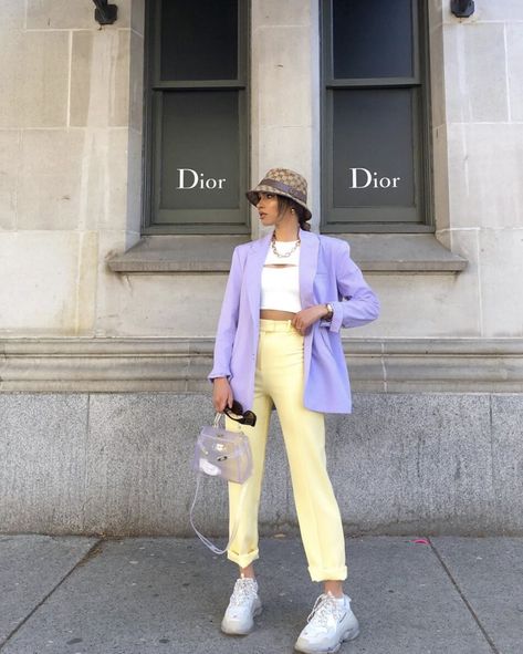 20 Colorful Pieces To Get Your Closet Ready For Summer Mode Pastel, Mode Purple, Purple Blazer, Color Combos Outfit, Outfits 90s, Outfits Girl, Yellow Pants, Pastel Outfit, Blazer Outfit