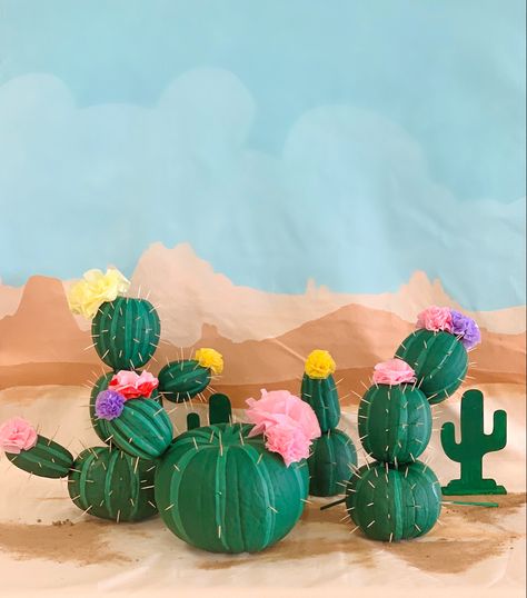 Plant Pumpkin Painting, Cactus Pumpkin Decorating, No Carve Pumpkin Contest Ideas, Mini Pumpkin Decorating Ideas, Pumpkin Decorating Contest Ideas, Pumpkin Cactus, Cactus Pumpkin, Fall Felt Crafts, Pumpkins Carving