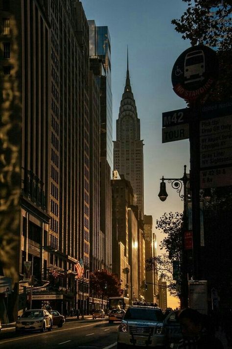 New York Wallpaper, Voyage New York, Capital Cities, Tall Buildings, Chrysler Building, Nyc Life, New York Life, City Vibe, City Wallpaper