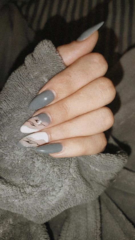 Brown And Grey Nails, Gell Nails, Classy Minimalist, Grey Nail Designs, November Nails, Bridesmaid Hair Makeup, Extension Designs, White Nail Art, Gray Nails