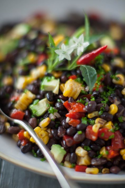 Black turtle bean, corn, avocado, and grilled capsicum salad with lime dressing Black Turtle Beans Recipes, Capsicum Salad, Salad With Lime Dressing, Rocket Recipes, Black Turtle Beans, Corn Avocado, Paleo Sides, Bean Salad Recipes, Barbecue Ribs