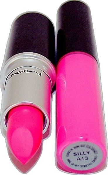 Hot Pink Lip Gloss, Pink Lipstick Mac, Sparkly Lipstick, Mac Lip, Mcbling Y2k, Lipstick Pink, Pink Lip Gloss, Colorful Eye Makeup, Fancy Makeup