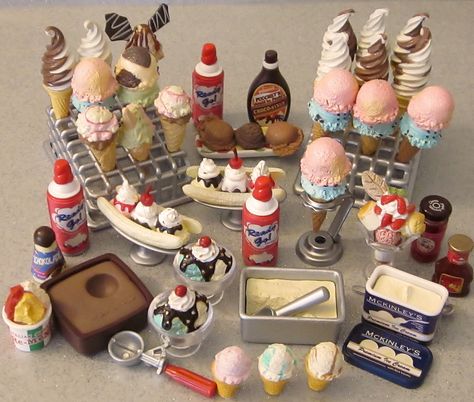 store bought, handmade, scoops, cones, sundaes, splits, gelato, toppings, whipped cream Miniature Desserts, Miniture Food, Miniature Stuff, Miniature Foods, Miniature Clay, Mini Stuff, Miniature Things, Doll Food, Dollhouse Food