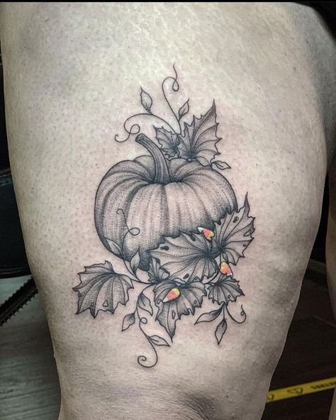 Pumpkin Patch Tattoo Ideas, Pretty Halloween Tattoos, Autumnal Tattoo, Cute Pumpkin Tattoo, Pumpkin Tattoo Ideas, Fall Inspired Tattoos, Halloween Inspired Tattoos, Tattoo Pumpkin, Fall Tattoo Ideas