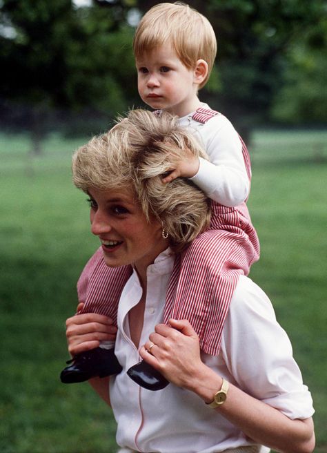 Archie, ahora sí podemos comparar, ¿son los ojos de papá? - Foto 5 Princess Diana Quotes, Vévodkyně Kate, Diana Queen, Ginger Man, Princ Harry, Era Victoria, Autumn Phillips, Prince Harry Et Meghan, Trooping The Colour