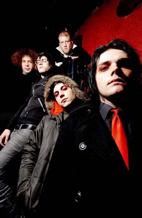 Revenge Era Photoshoot, Vampire Cowboy, My Chemical Romance Poster, Romance Pictures, Revenge Era, I Love Mcr, Palaye Royale, Frank Iero, Gerard Way