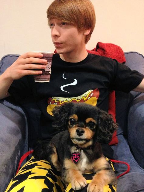 Calum Worthy and Pixie! :) Celeb Besties, Worthy Aesthetic, Calum Worthy, Happy 23rd Birthday, Fav Celebrities, Austin And Ally, 23rd Birthday, Adorable Puppy, Amazing Songs