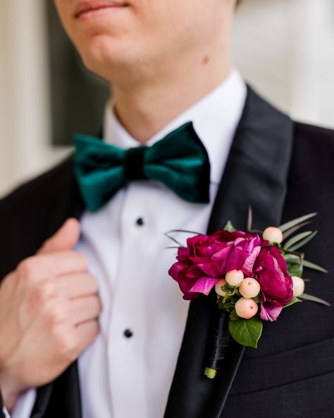 Shout out to Keith and his groom style. That green velvet bow tie with a crisp, classic black tux was the perfect look for his October wedding here at CJ's Off the Square. Tag someone who needs a little #groominspo.⁣ Photography: @johnmyersphotography Venue: CJ's Off the Square Black Tux With Emerald Green, Mauve Boutonniere, Colorful Boutonniere, John Myers, Emerald Velvet, Groom Tux, Nashville Wedding Venues, Velvet Bow Tie, Black Suit Wedding