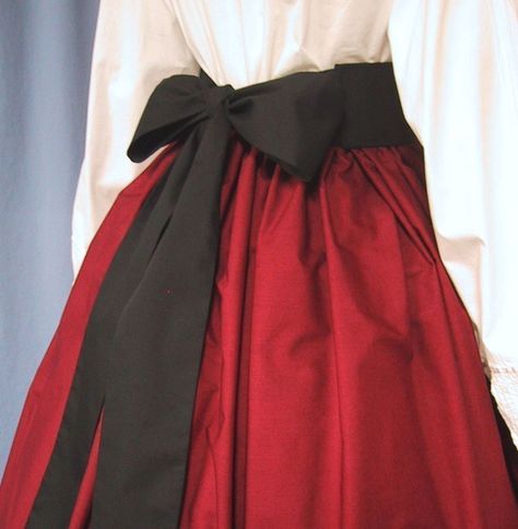 Red Christmas Skirt, Christmas Caroling, Dickens Christmas, Christmas Attire, Christmas Dress Women, Victorian Costume, Cranberry Color, Victorian Clothing, Christmas Costumes