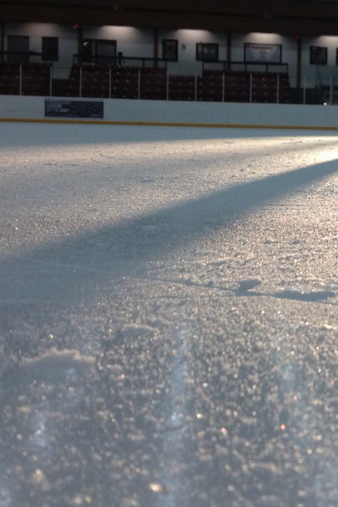 Ice Rink Background, Ice Rink Aesthetic, Ice Staking, Ice Hockey Rink, Figure Ice Skates, Tessa And Scott, Skating Aesthetic, Sports Aesthetic, Ice Rink