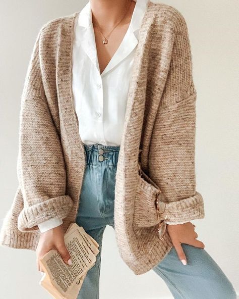 Warm Neutral Outfit, Fall Causal Outfits Women, Neutral Clothing Aesthetic, Neutral Fashion Aesthetic, Trendy Outfits 2020, Looks Street Style, Outfit Trends, Cozy Outfit, Mode Inspo