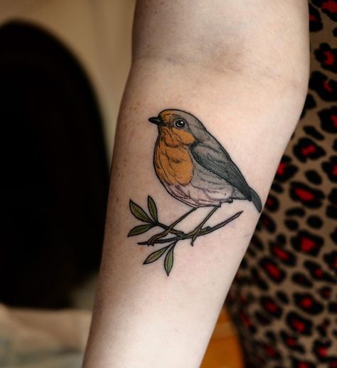 Red Breasted Robin, Robin Bird Tattoos, Colorful Sleeve Tattoos, Robin Tattoo, Red Bird Tattoos, Snake Tattoo Design, Tattoo Instagram, Tattoo People, Flower Tattoo Shoulder