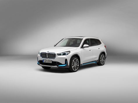 BMW's electric vehicle line-up welcomes the all-electric iX1 SUV, bringing with it an estimated range of 272 miles. It has a charging speed of 127 kW and can recharge to 80% in less than 30 minutes at public high-speed charging stations. The first fully-electric iX1 model is powered by a dual-motor setup that churns out 313 HP and 364 lb-ft of torque. #bmw #bmwix1 #cars #electric #elevtricvehicle #EV #ix1 #luxurylifestyle #suv What Is Electricity, Bmw Electric, Charging Stations, Bmw Models, Bmw X1, Electric Vehicle, Future Car, Android Auto, Tyre Size