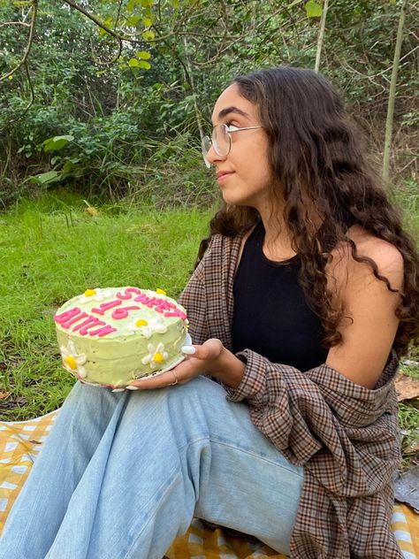 Birthday Picnic Photoshoot, Cake Photoshoot, Picnic Birthday Party, Birthday Picnic, Aesthetic Birthday, Park Birthday, Picnic Birthday, Foto Shoot, Birthday Photography