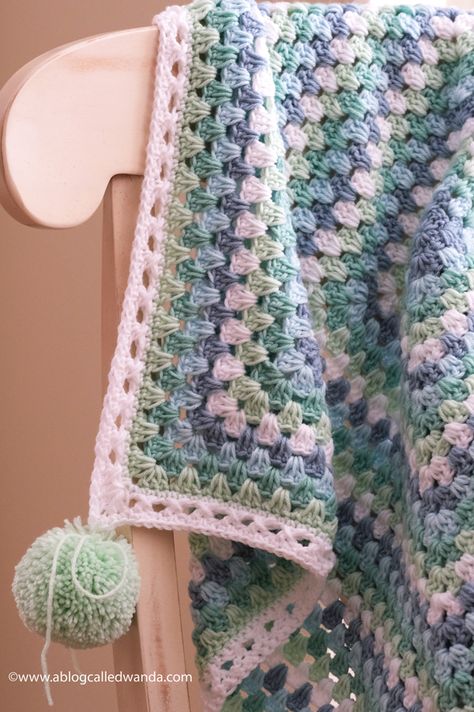 Granny Square Blanket Border, Crochet Granny Square Blanket Baby, Granny Square Blanket Baby, Blanket Crochet Ideas, Diy Crochet For Beginners, Crochet Blanket Tutorial, Crochet Blanket Ideas, Knitted Slippers Pattern, Crochet Blanket Designs