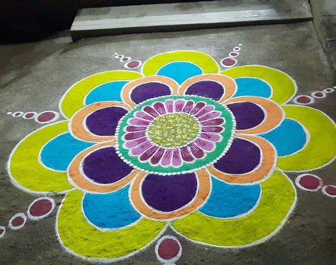 Permanent Rangoli With Paint, Attendance Board, Happy Diwali Animation, Murugan Images, Adhuri Kahani, Pongal Rangoli, New Year Rangoli, Easy Rangoli Designs Videos, Very Easy Rangoli Designs