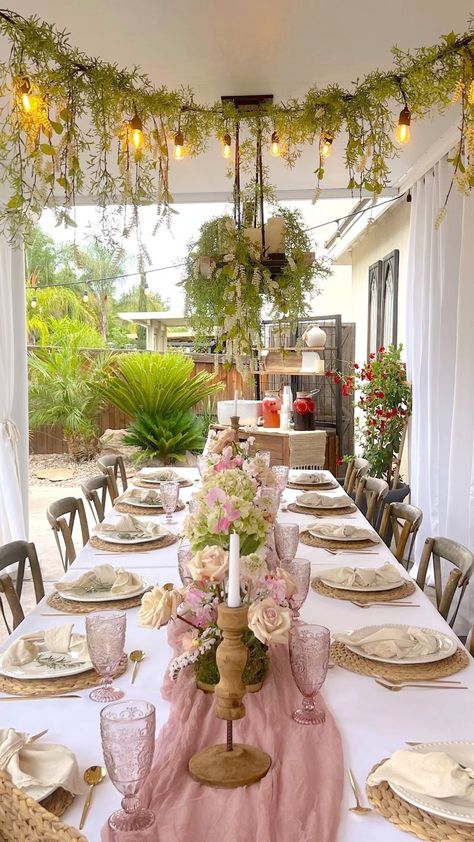 miascourtyard on Instagram: Dinner parties like these are worth remembering. 🤍✨This dining setup fits 10 guest. Book us for you next intimate celebration! #event… Intimate Dinner Party Decor, Dinner Party Table Settings, Party Seating, Palace Interior, Summer Party Decorations, Intimate Dinner, Dinner Party Table, Party Table Settings, Party Table Decorations