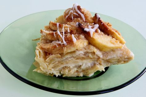 Today’s Rosh Hashanah Recipe of the Day is from Meredith Jacobs, and it’s a great twist on a Jewish holiday classic–the kugel. Try it out as a side dish for your Rosh Hashanah meal. Apple & Raisin Kugel Recipe: Rosh Hashanah is all about apples and honey. And really, what’s not to love? But say … Hannukah Desserts, Apple Kugel, Jewish Desserts, Hanukkah Desserts, Hannukah Recipes, Rosh Hashanah Recipes, Jewish Holiday Recipes, Jewish Learning, Passover Recipes