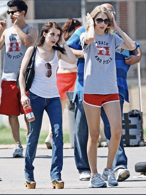 Emma Roberts Paparazzi, Robert Movie, 2000s Girl, Legally Blonde, Taylor Swift Wallpaper, Long Live Taylor Swift, Live Taylor, Emma Roberts, Taylor Swift Pictures