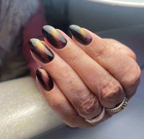 Tigers Eye Nails, Halloween Cat Eye Nails, Tiger Eye Nails, Cats Eye Nails Design, Cats Eye Nails Design Ideas, Eye Nails Design, Cats Eye Nails, Eye Nail Design, Eye Manicure