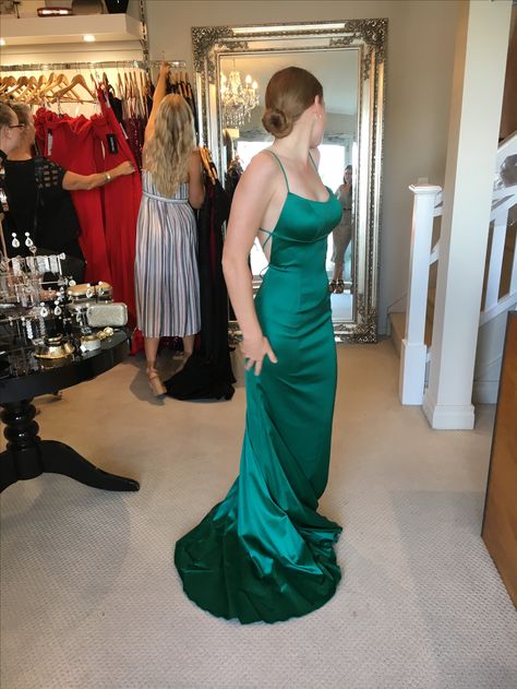 Sherri Hill 51006 Green Prom Dress Tight, Gala Night Dress, Green Prom Dresses Long, Green Prom Dress Long, Green Prom Dresses, Black Tie Attire, School Dance Dresses, Winter Formal Dresses, Green Prom