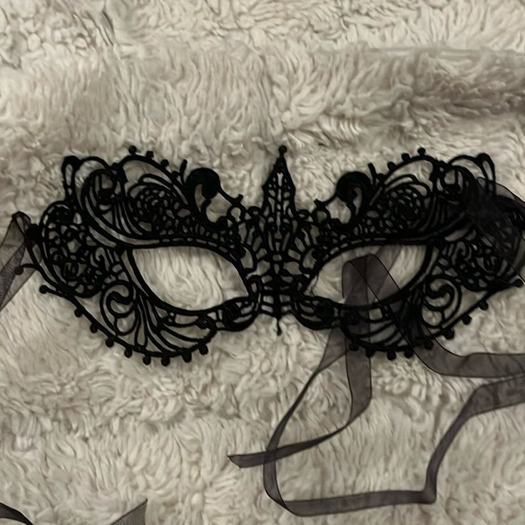 Beautiful Black Party Mask For Women. Perfect For A Mystery Didn’t Party Or Halloween. Mask Costume Women, Black Mask Masquerade, Eye Mask Costume, Black Eye Mask, T Party, Party Mask, Mask Masquerade, Masquerade Mask, Black Mask