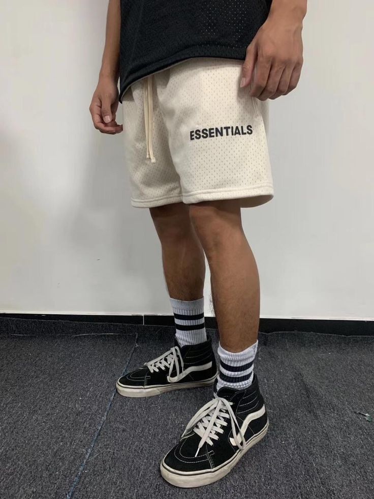 Vans Sk8 Hi Outfit Men Shorts, High Top Vans Outfit Men, Vans Gym Outfit, Van High Tops Outfit, Beige Shorts Outfit, Vans Sk8 Hi Outfit, High Top Vans Outfit, Sk8 Hi Outfit, Vans Outfit Men