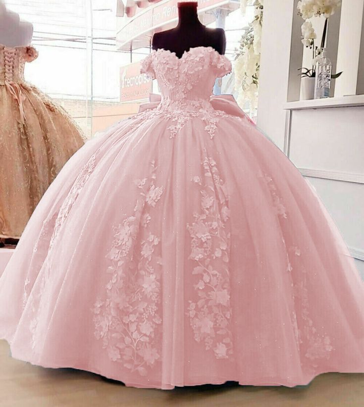 Sweet 16 Gowns, Burgundy Quinceanera Dresses, Ball Gown Quinceanera Dresses, Quinceanera Pink, Quinceanera Themes Dresses, Off Shoulder Ball Gown, Pink Quince, Sweet 15 Dresses, Quinceñera Dresses