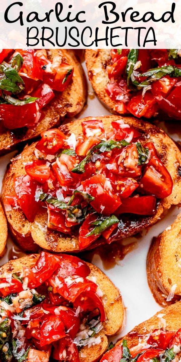 garlic bread bruschetta with tomato sauce and basil on top is shown in this image