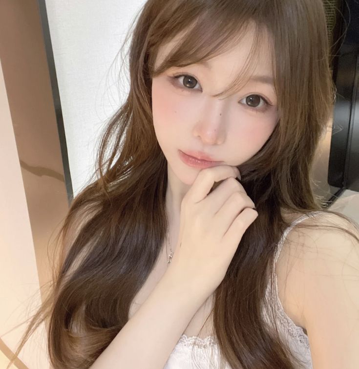 Milk Tea Brown Hair, Beige Hair, Korean Hair Color, Haircuts For Long Hair With Layers, Long Shiny Hair, Girl Hair Colors, Brown Hair Looks, Hair Tint, Hair Milk