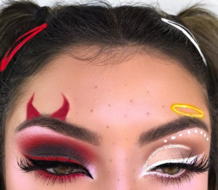 Cute Eye Makeup For Halloween, Holloween Makeup Cute, Makeup Idea For Halloween, Simple Halloween Looks Make Up, Make Up Ideas Halloween Easy Diy, Halloween Makeup With Eyeshadow, Halloween Mackup Ideas Easy, Halloween Mackup Ideas, Half Devil Half Angel Makeup