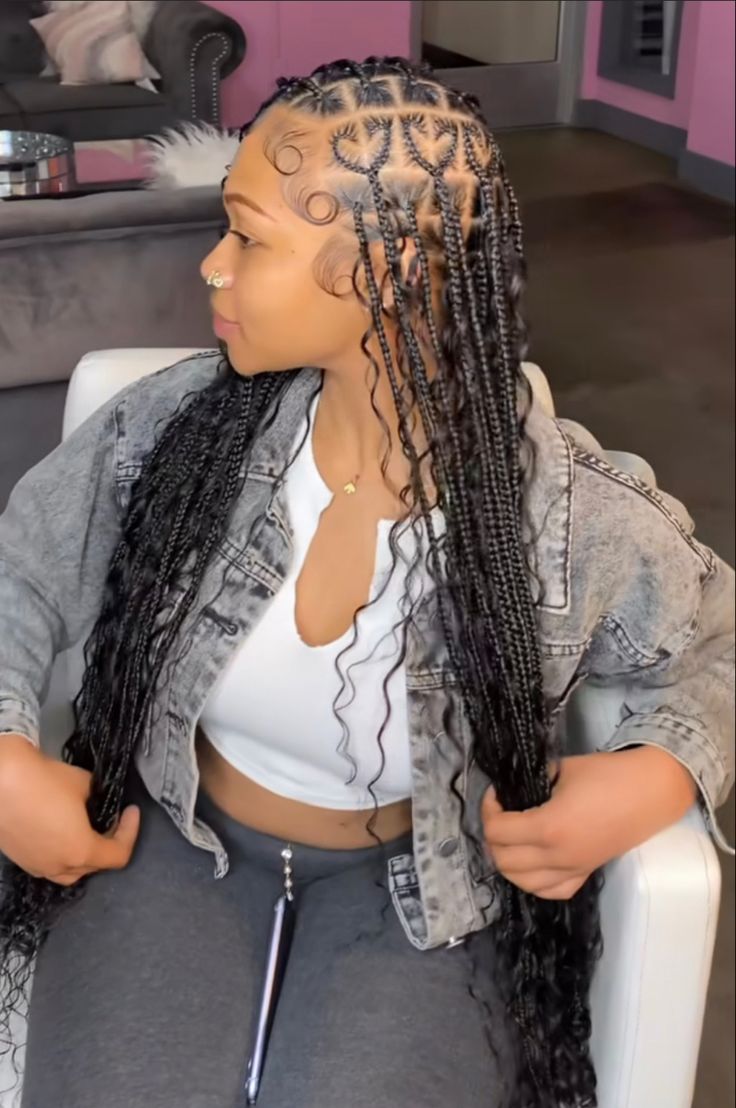 Knotless braids. Goddess braids. Black girl hairstyle. Heart design. Black Culture. #trending. #viral. Goddess Braids With Heart, Braids With Curls Styles, Valentine Braids, Braids With Heart Design, Star Braids, Braids 2024, Curls Styles, Knotless Braids With Curls, Curled Hair With Braid