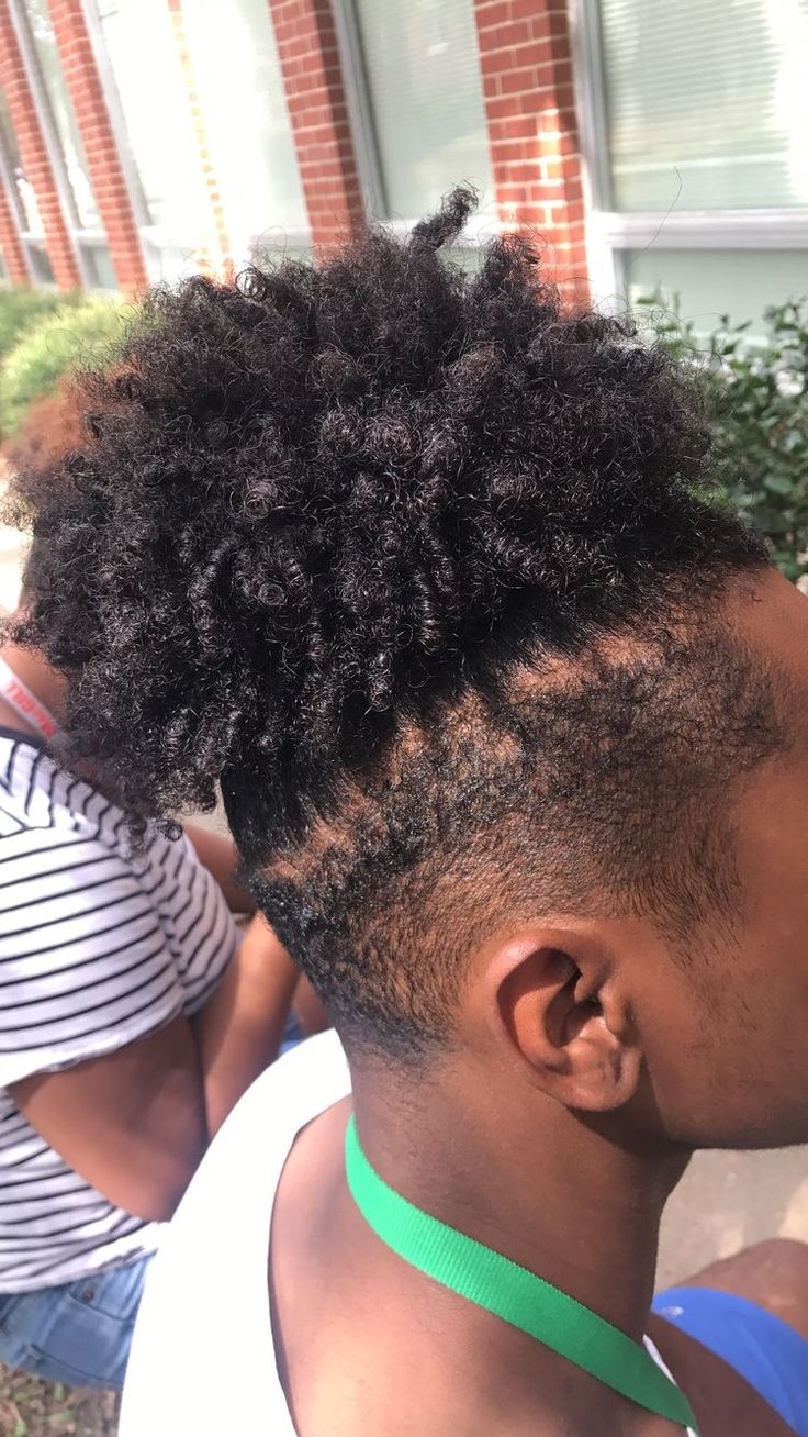 Black Man Bun, Box Braids Shaved Sides, Braided Man Bun, Black Hair Bun, Hair Afro, Hair Like Wool, Natural Hair Men, Hair Puff, Man Bun