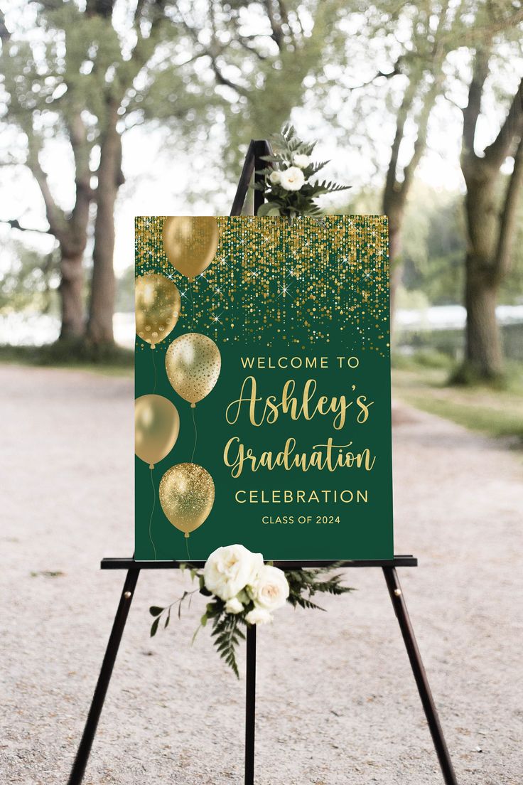 Gold And Green Graduation Party, Green And Gold Grad Party, Emerald Green Graduation Party, Green Gold Graduation Party, Graduation Party Ideas Green And Gold, Green Graduation Party Ideas, Graduation Party Ideas Green, Green And Gold Graduation Party Ideas, Green And Gold Party Decorations