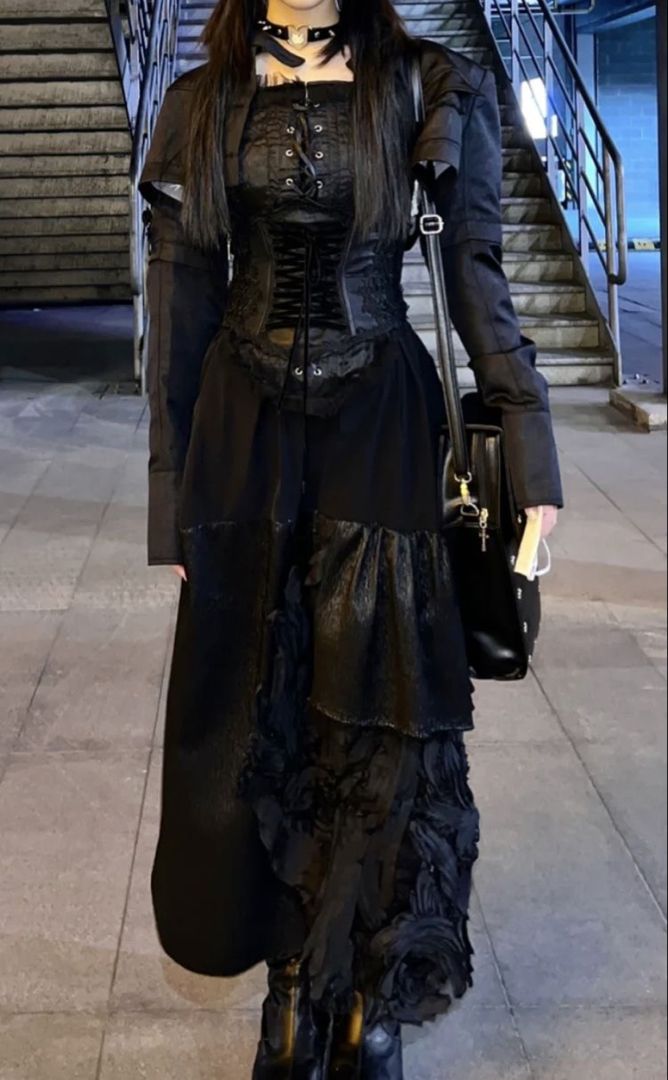 Trad Vampire Goth, Alt Dressy Outfits, Succubus Inspired Outfits, Victorian Goth Aesthetic Outfit, Trad Gothic Outfits, Demoncore Aesthetic Outfits, Romantic Goth Clothing, Romantic Goth Outfits Male, Victorian Gothic Fashion Women