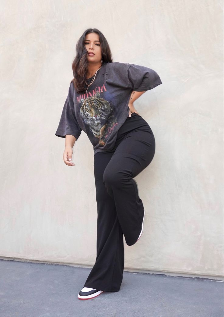 Plus Size Airport Outfit, Pants 2020, Cute Grunge, Plus Size Baddie Outfits, Look Legging, Layer Dip, Outfits Curvy, Academia Fashion, Body Outfit