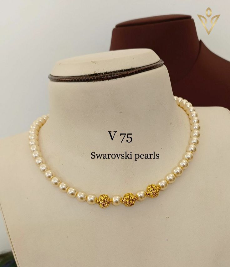 Order whatsapp 7680871433 Moti And Gold Necklace, Gold Choker With Pearls, Gold Moti Mala Designs, Pearl Necklace Designs Gold Indian, Moti Necklace Design, Pearl Jewelry Necklace Simple, Pearl Chain Designs In Gold, Gold Pearl Jewelry Necklace, Pearl Necklace Designs Unique