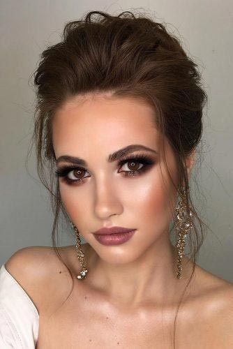 Makeup that is moody for your wedding day Fall Bridal Makeup, Makeup Ideas Wedding, Winter Wedding Makeup, Fall Wedding Trends, Ideas Maquillaje, Fall Wedding Makeup, Wedding Makeup Ideas, Wedding Hairstyles And Makeup, Boda Ideas