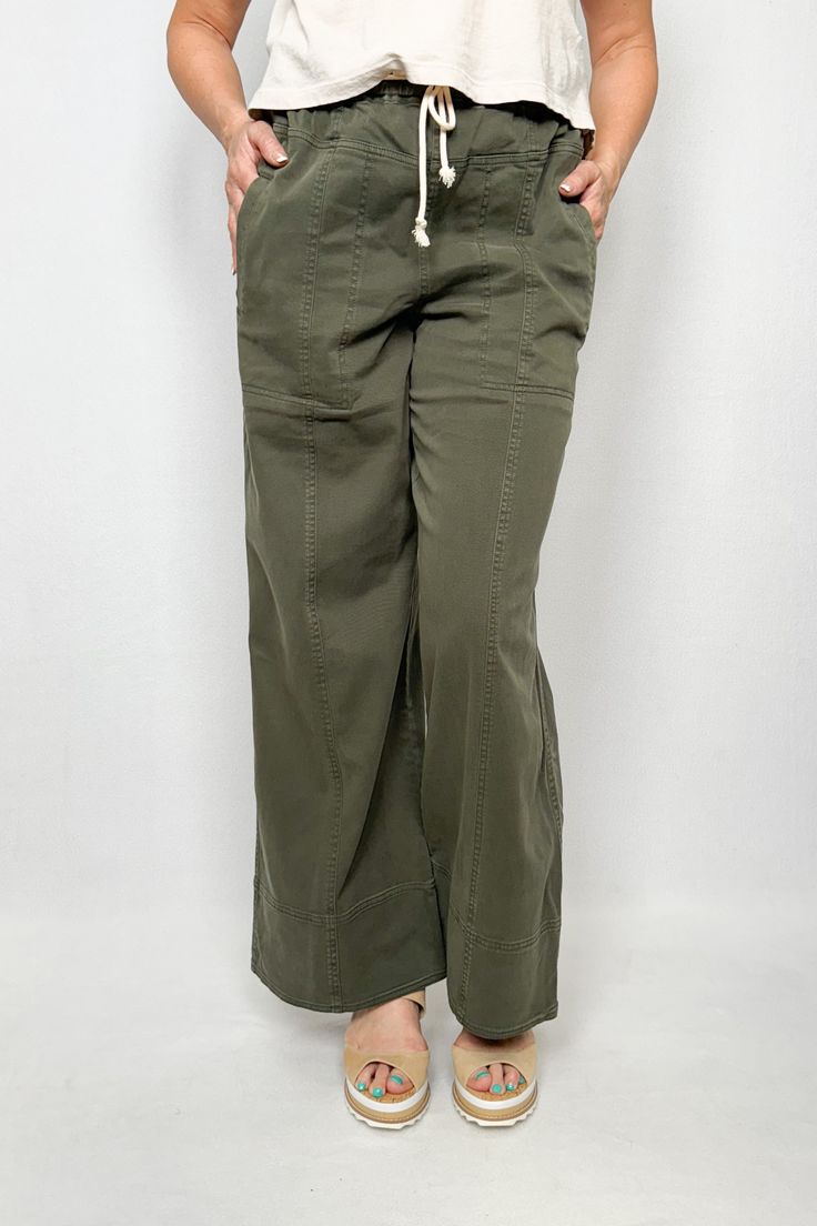 This twill pant will quickly become your new spring favorite. It's crafted with a high paper-bag waist and a charming roped drawcord. The full-length wide leg is super relaxed while the seam details add a unique casual finish. Paper-bag waist with rope drawcord Front and back pockets Decorative seaming details Wide leg Twill 70% Cotton 27% Lyocell 3% Elastane Item# RS4C720 *All sale items are final sale. Click to see our full return policy here. Twill Pants, Sale Items, Final Sale, Return Policy, Paper Bag, Full Length, Wide Leg, Pants, Trousers